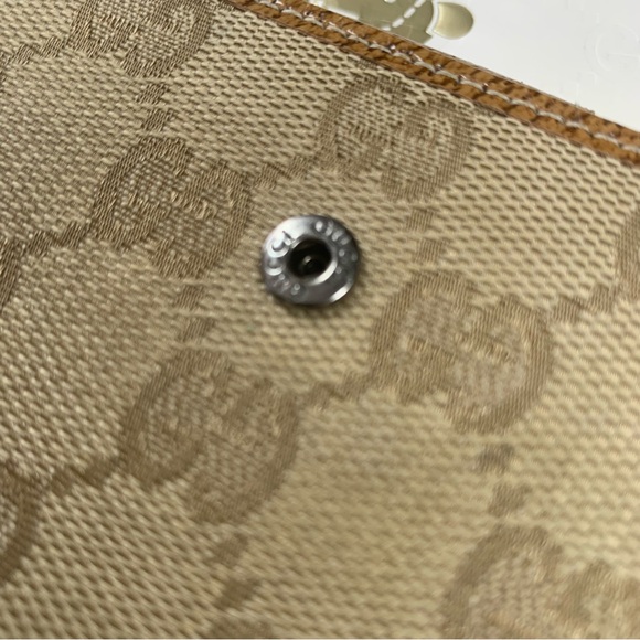 Gucci Tan and Brown Wallets with Iconic Monogram - Picture 9 of 12